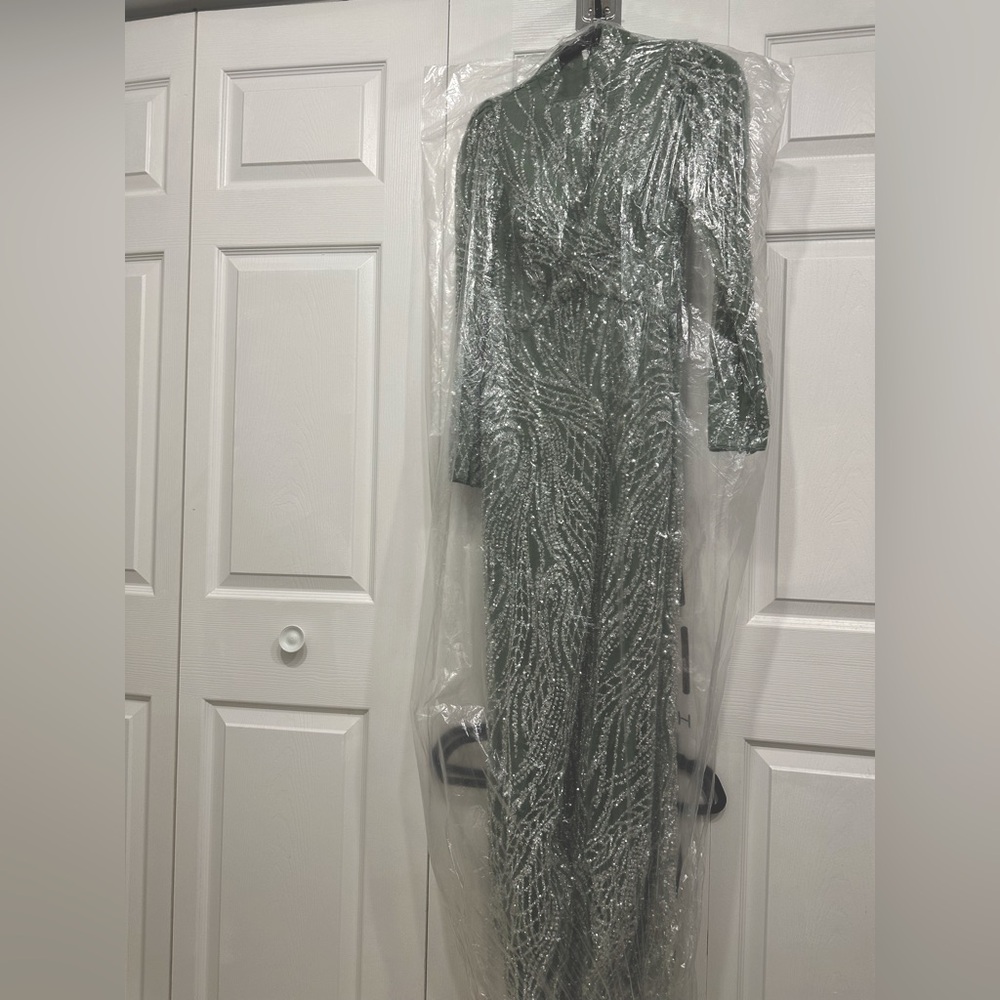 Elegant Long Sleeve Green Dress